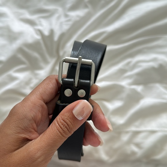 Minimalist 90s leather belt size S - Picture 1 of 4